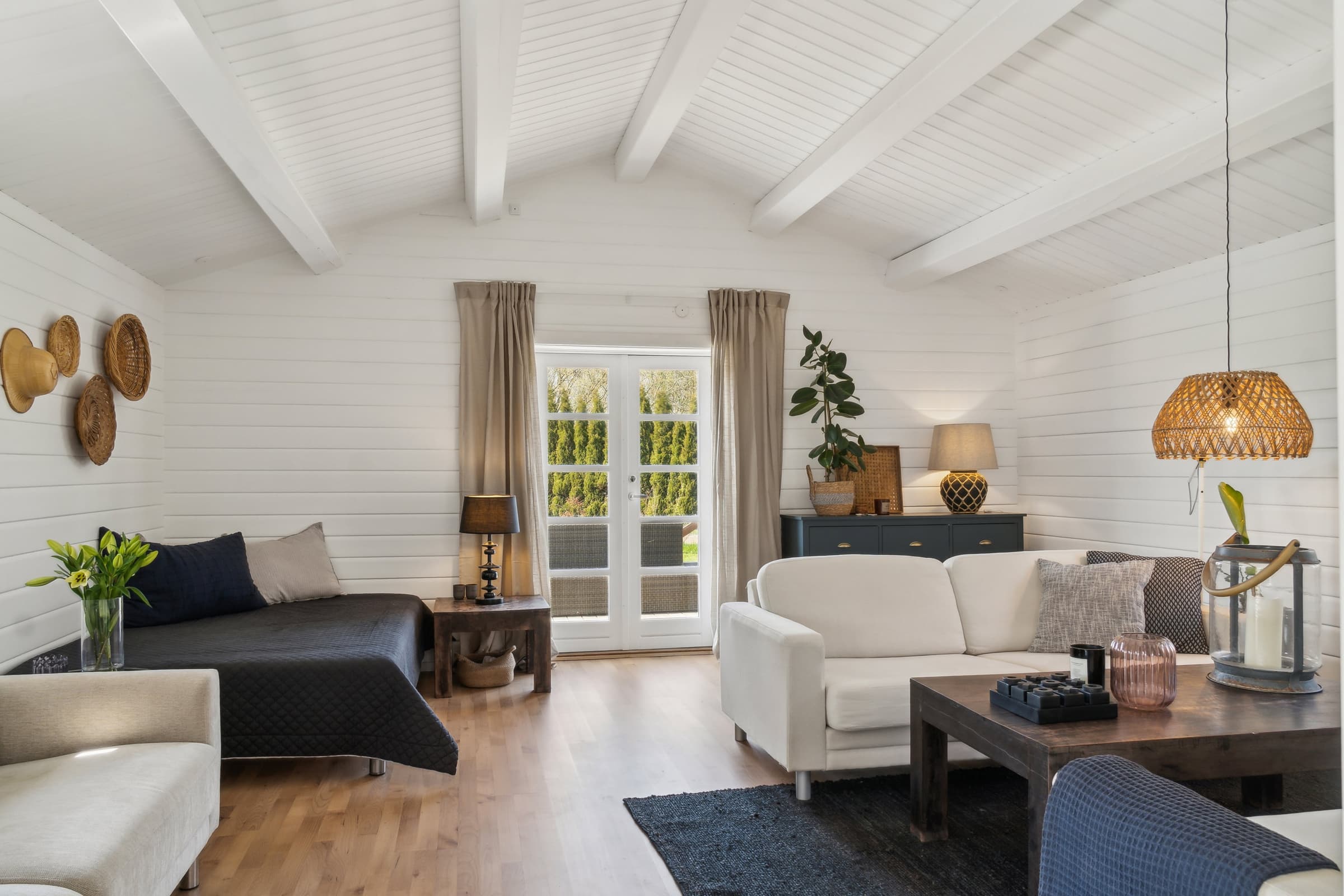 Nyd atmosfæren af et hyggeligt sommerhus - billede 1