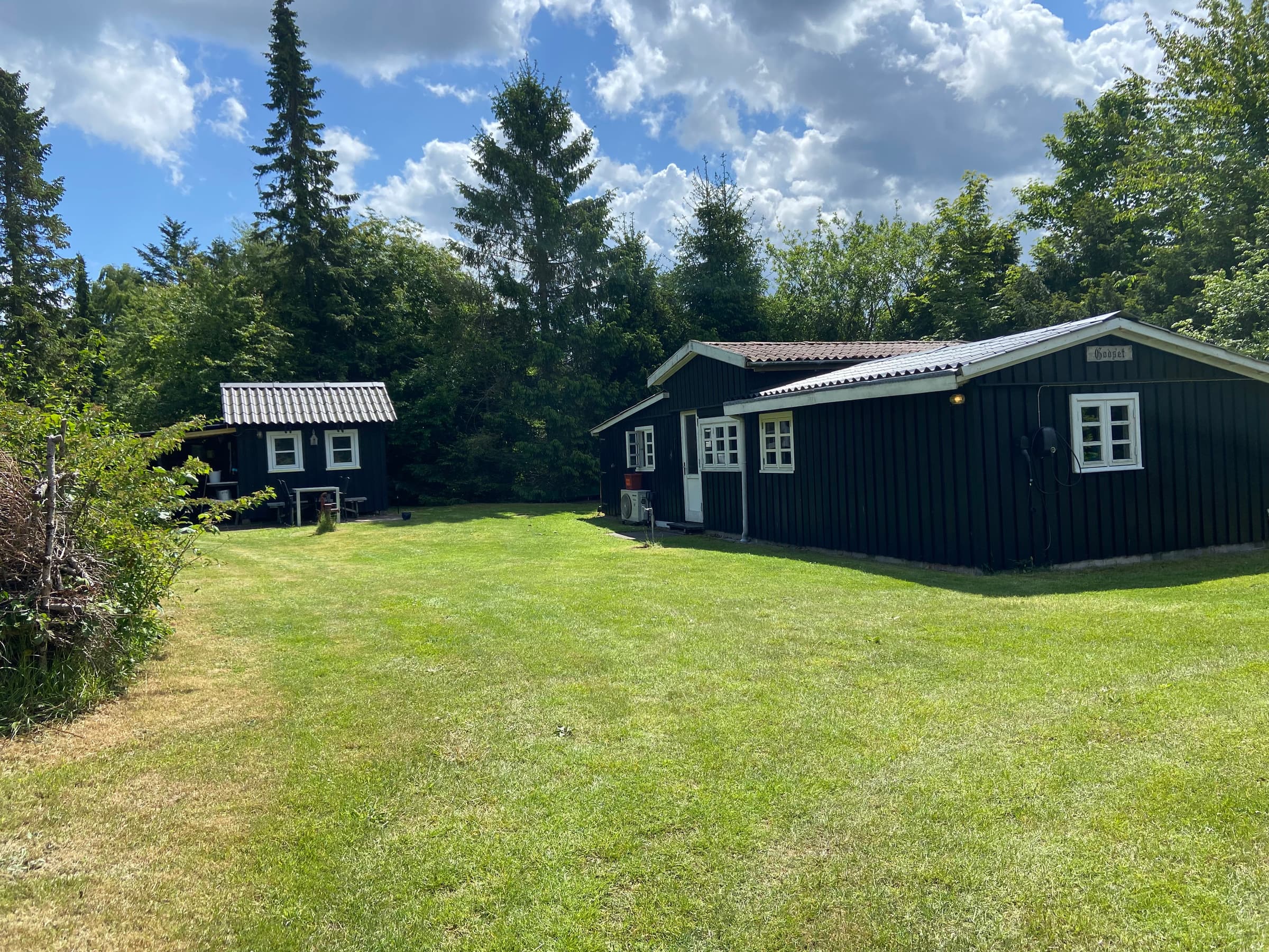 Et lille charmerende “rigtigt” sommerhus på Orø - billede 1