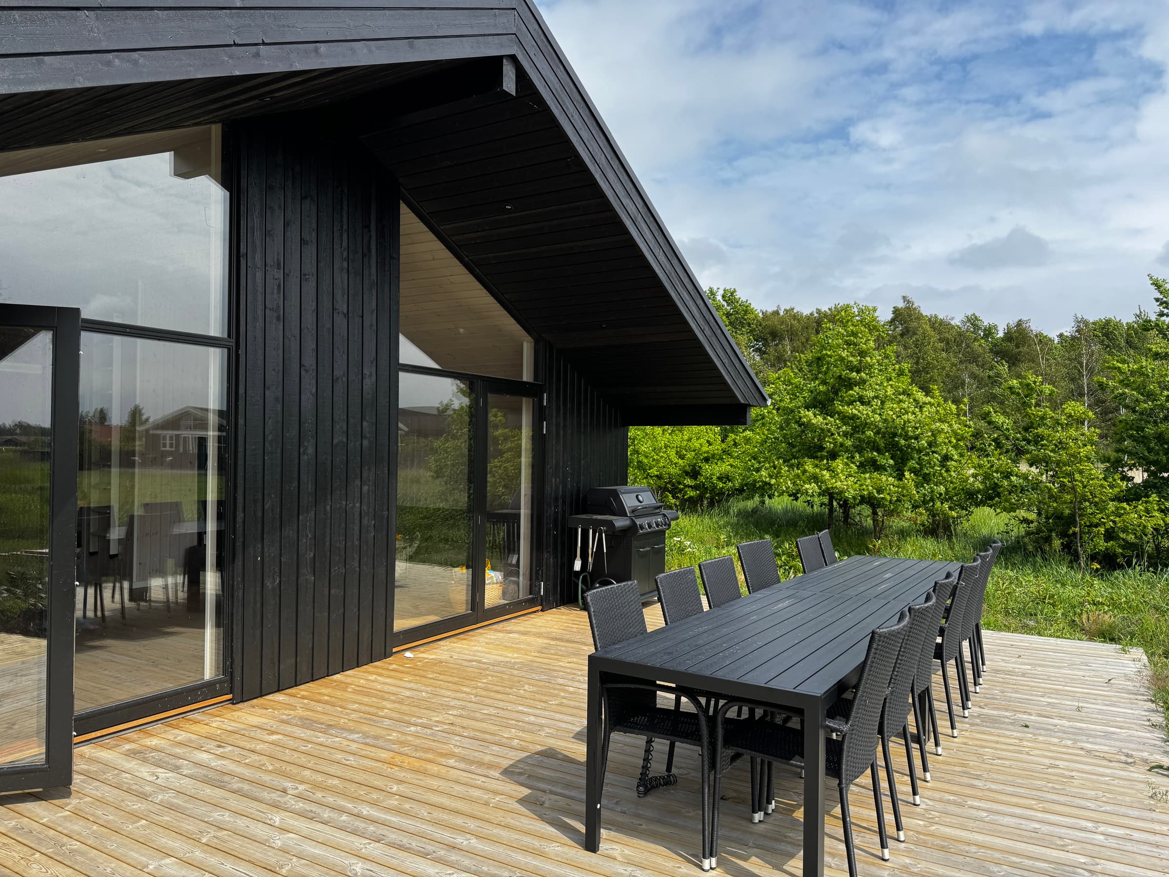 Dejligt sommerhus fra 2024 i Marielyst - billede 1