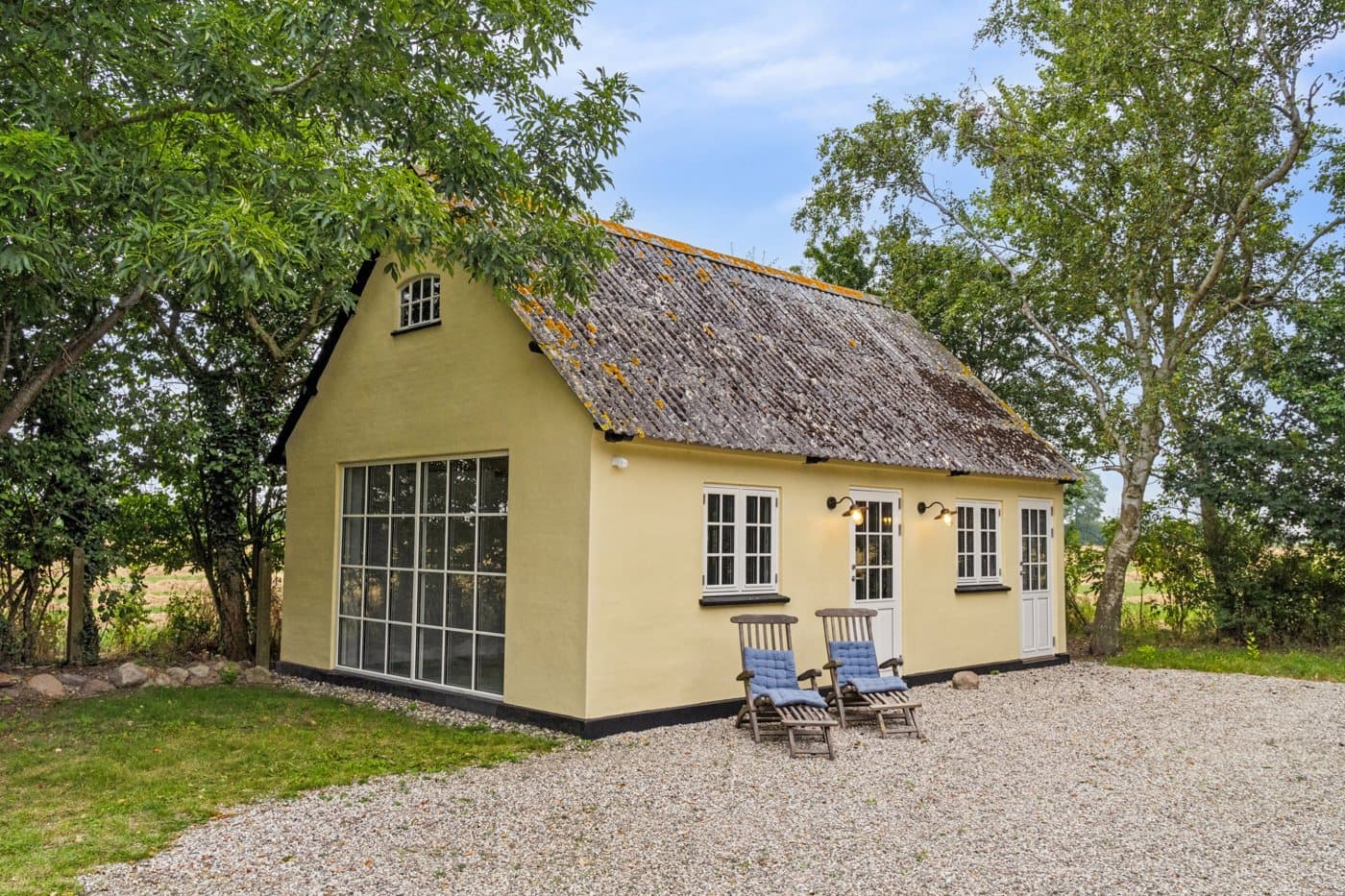 Helt uforstyrret sommerhus i idylliske omgivelser - billede 1