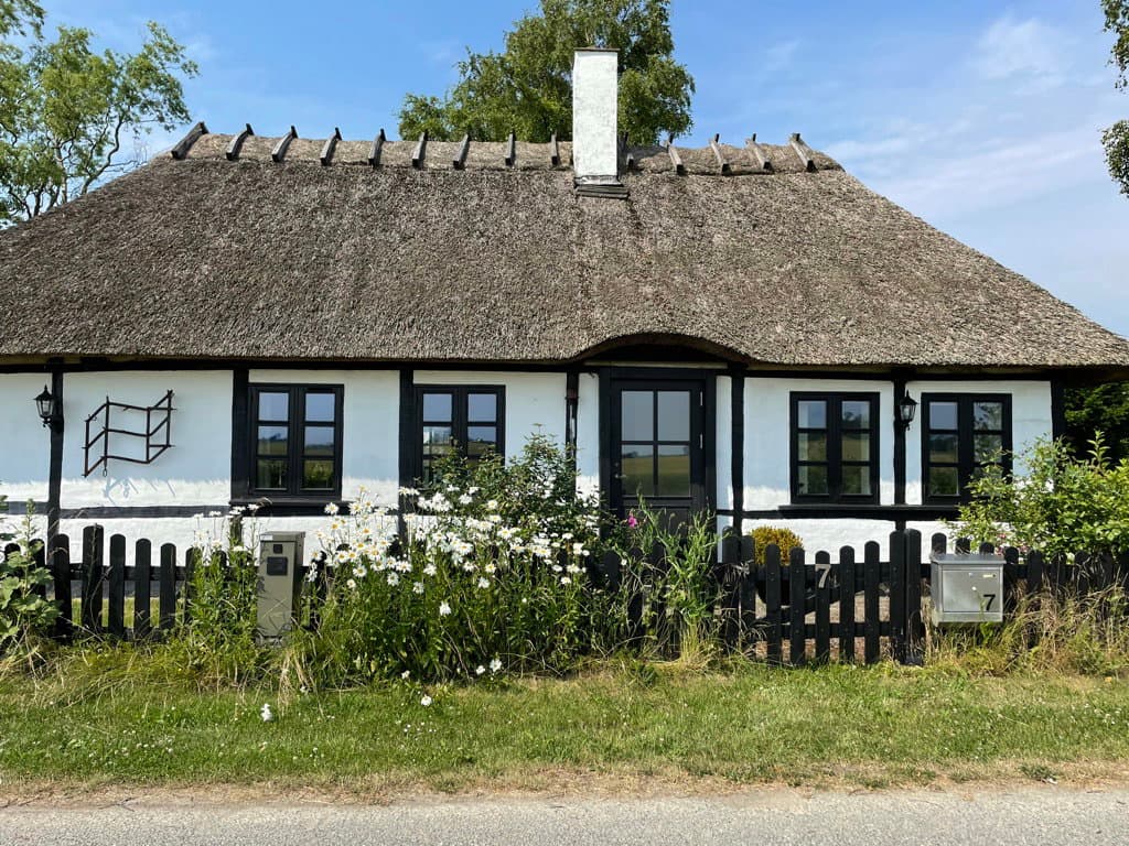 Hyggeligt bindingsværkshus på Lolland - billede 1