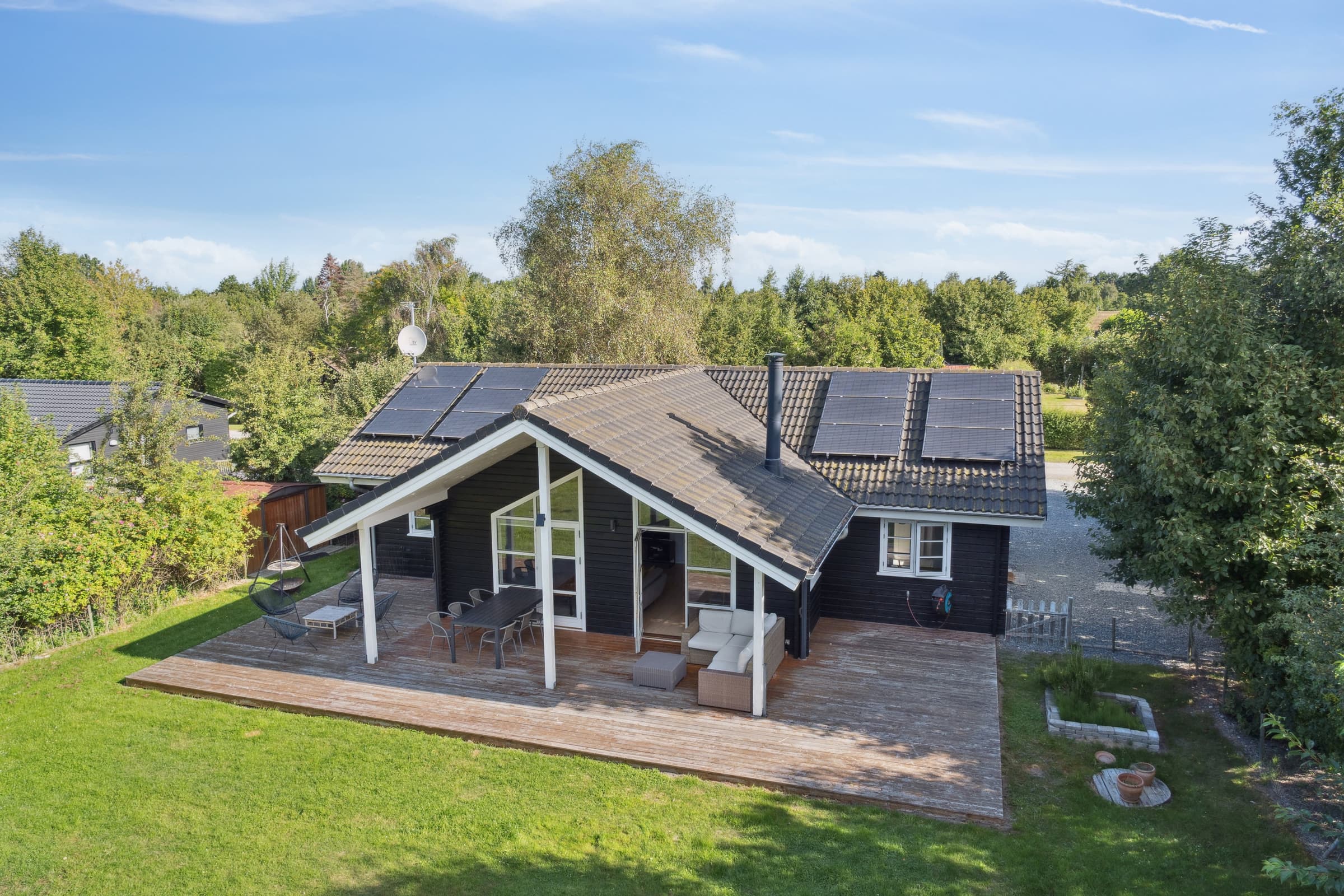 Feriehus med spa nær strand, skov og kultur - billede 1