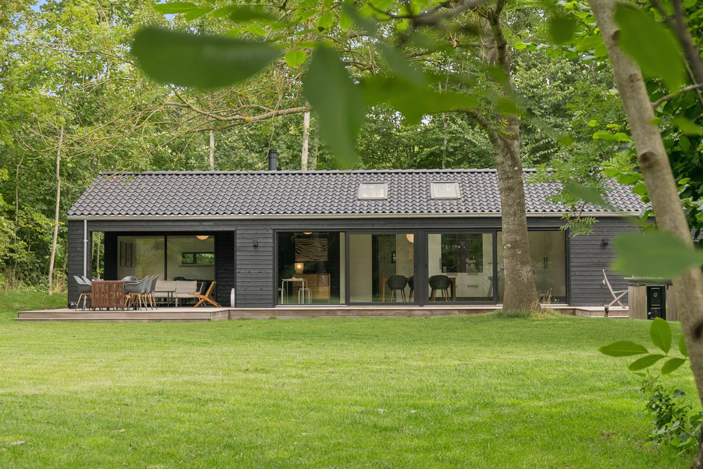 Dejligt lyst sommerhus ved Ordrup - billede 1