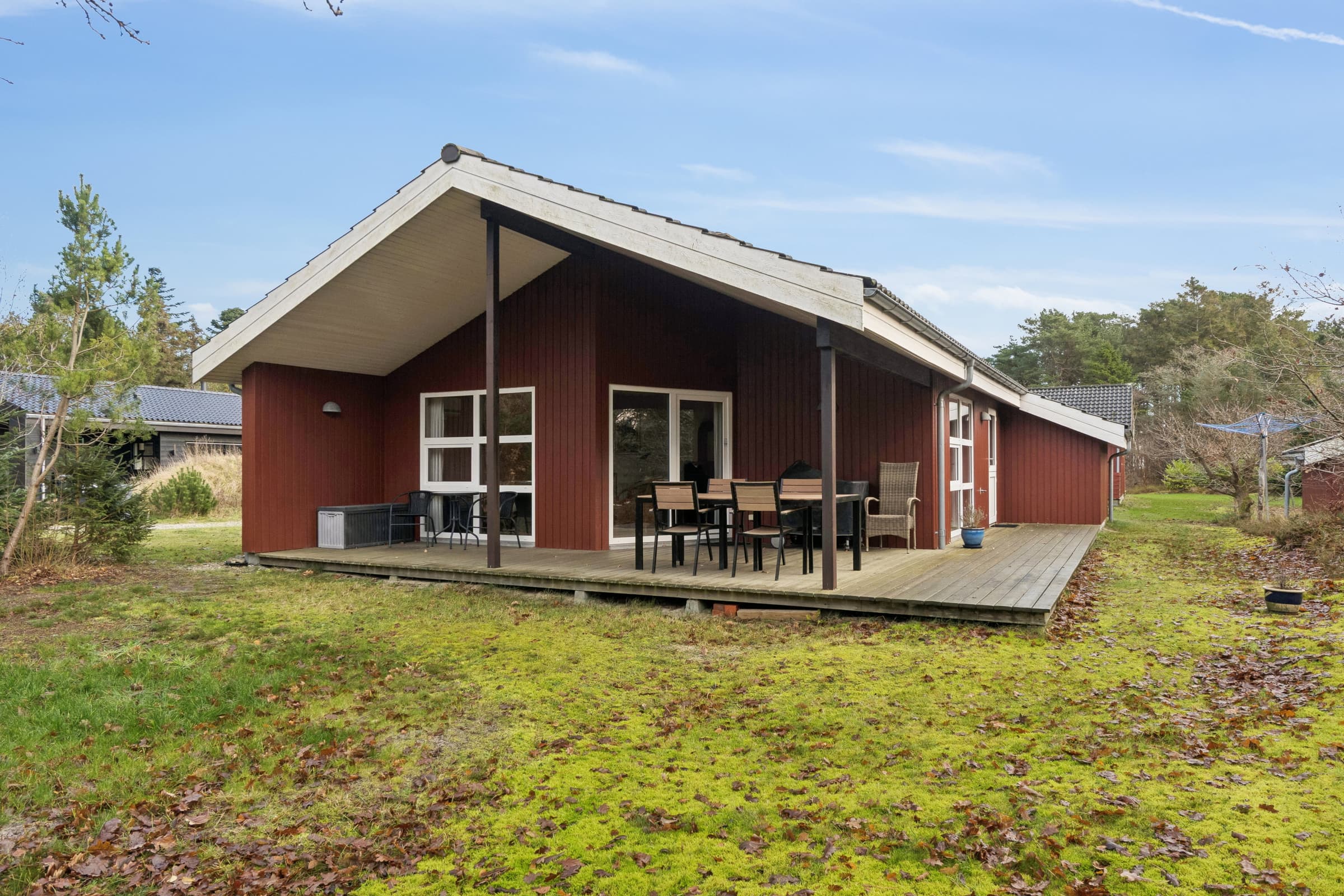 Roligt sommerhus tæt på strand og natur - billede 1
