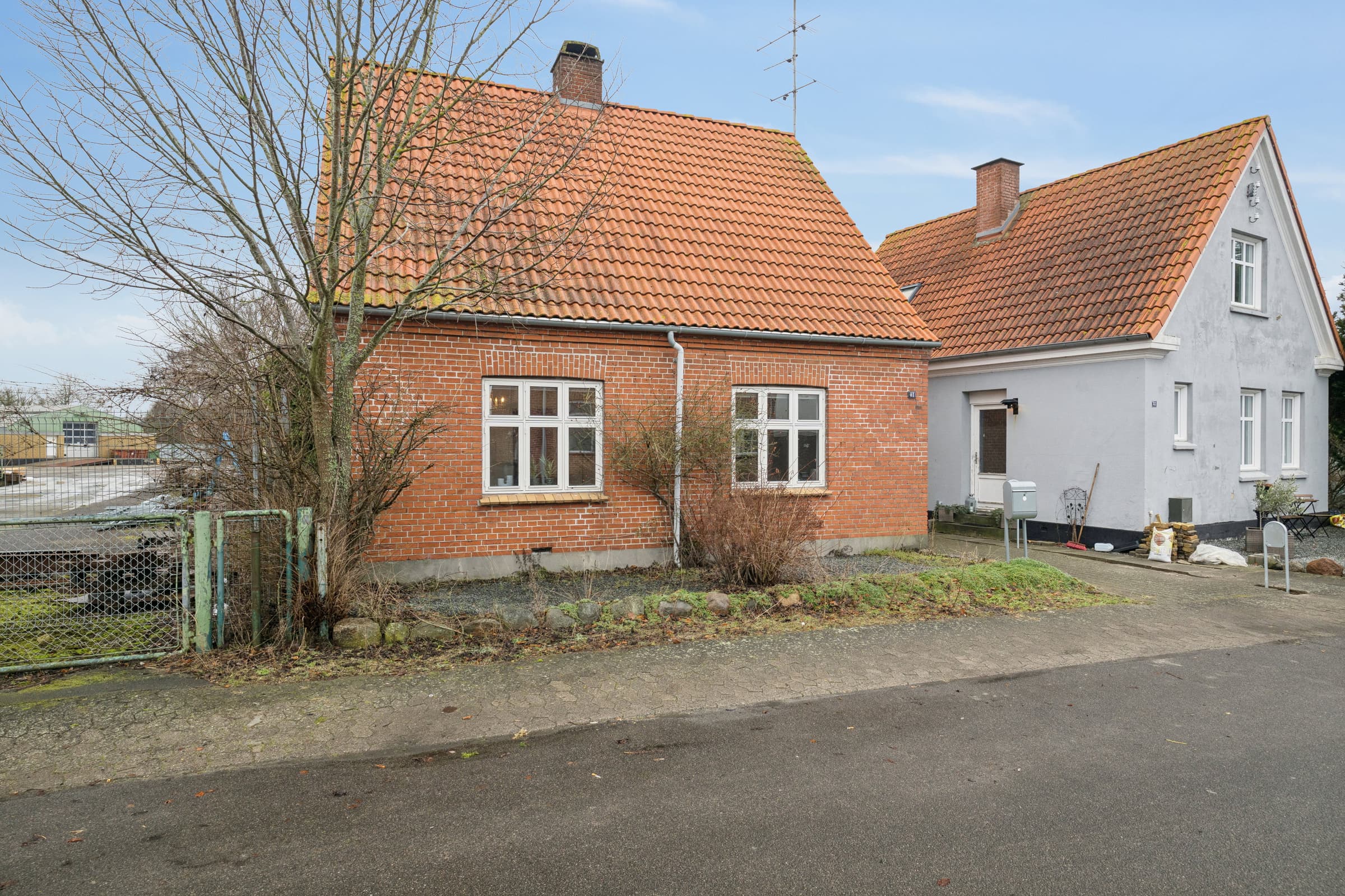 Moderne byhus med plads til hele familien - billede 1