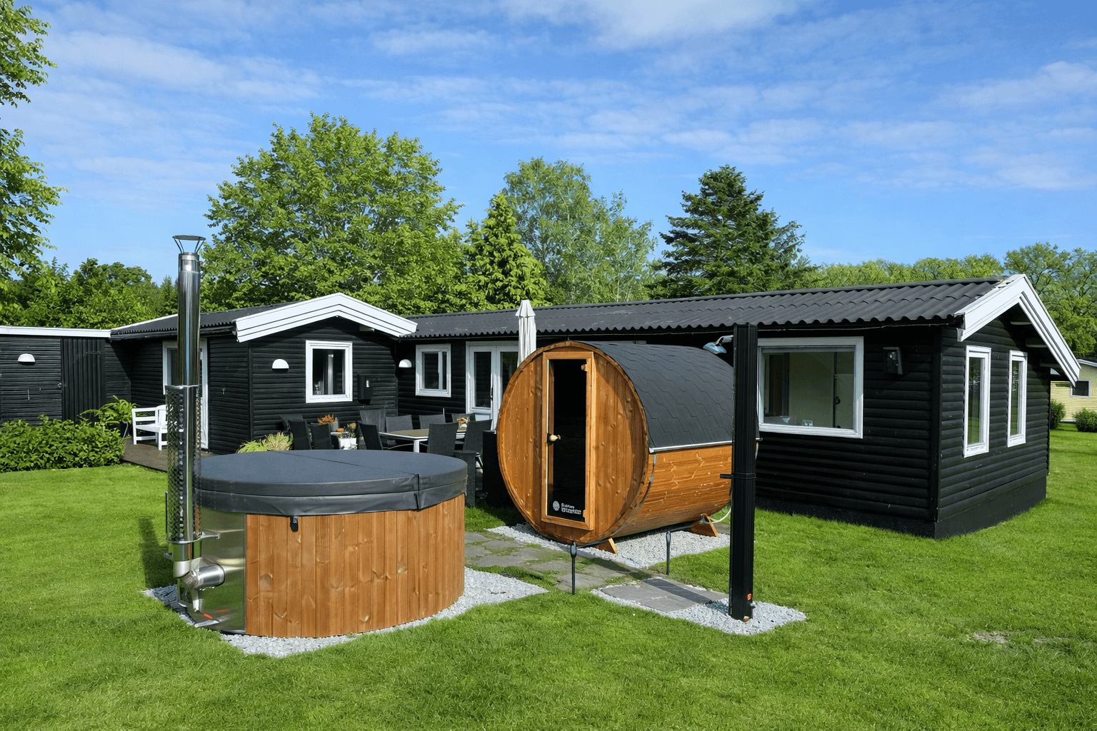 Sommerhusidyl med udesauna og vildmarksbad - billede 1