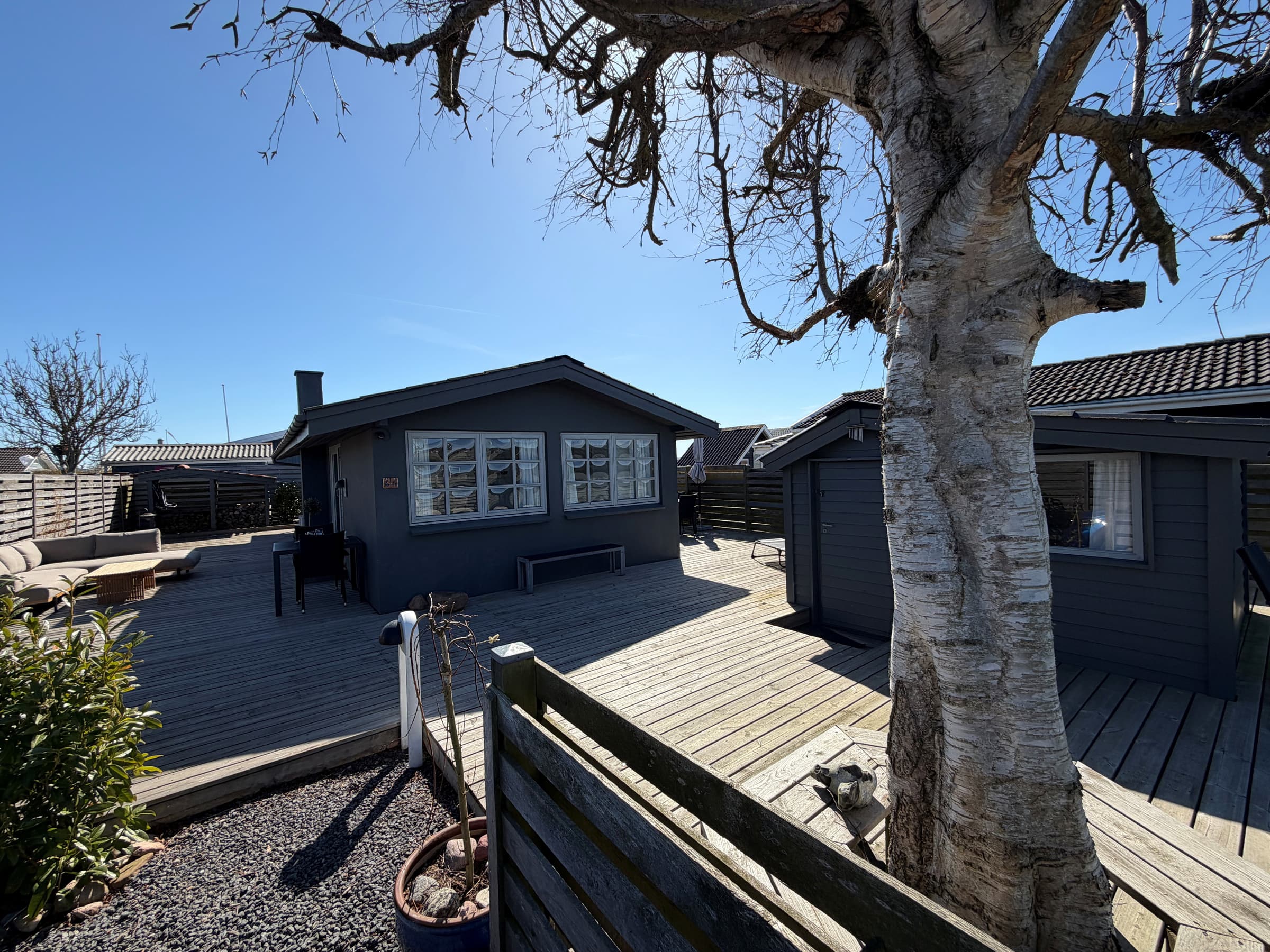 Skønt sommerhus tæt på dejlig badestrand - billede 1