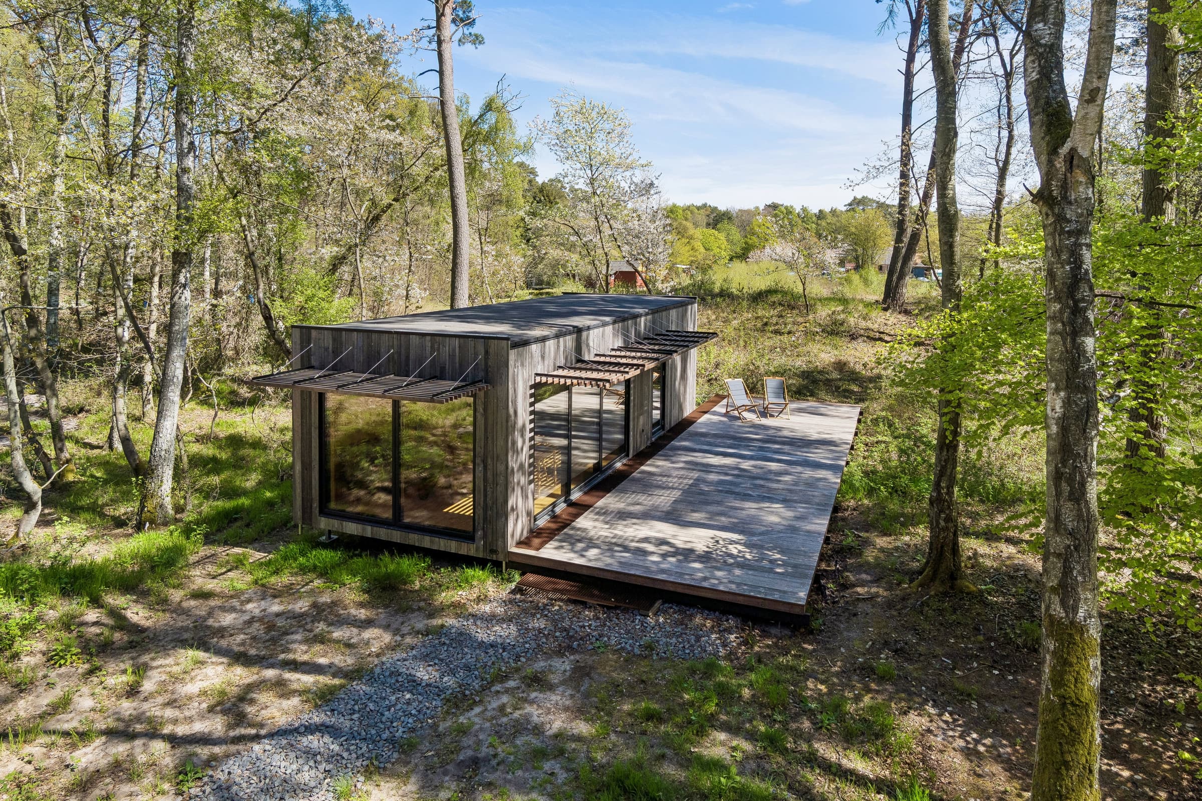 Charmerende tiny house i skov nær hav ro og fred - billede 1