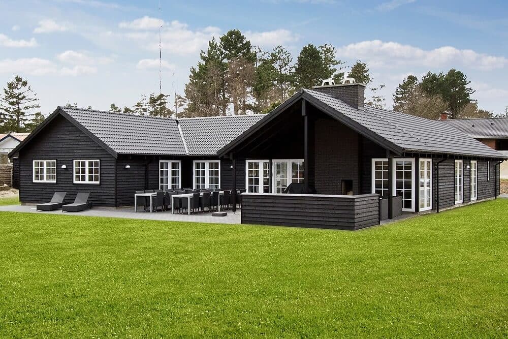 18 personers sommerhus fyldt med aktiviteter i Ebeltoft - billede 1