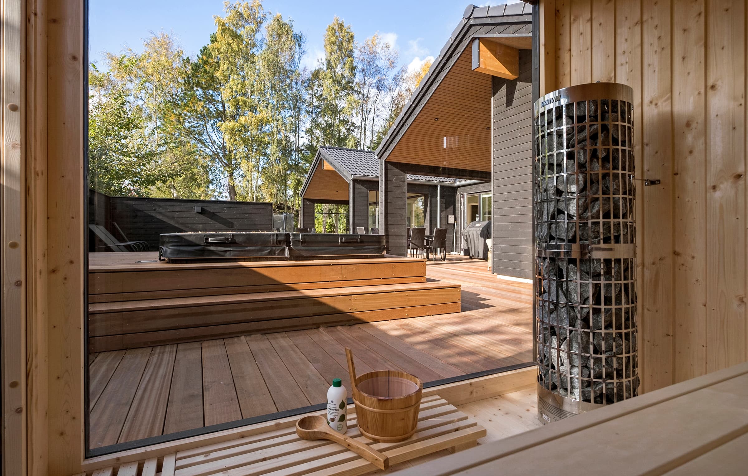 Luksus i Grønhøj: Sommerhus med helårsopvarmet udendørs pool og wellness til 10 personer - billede 1