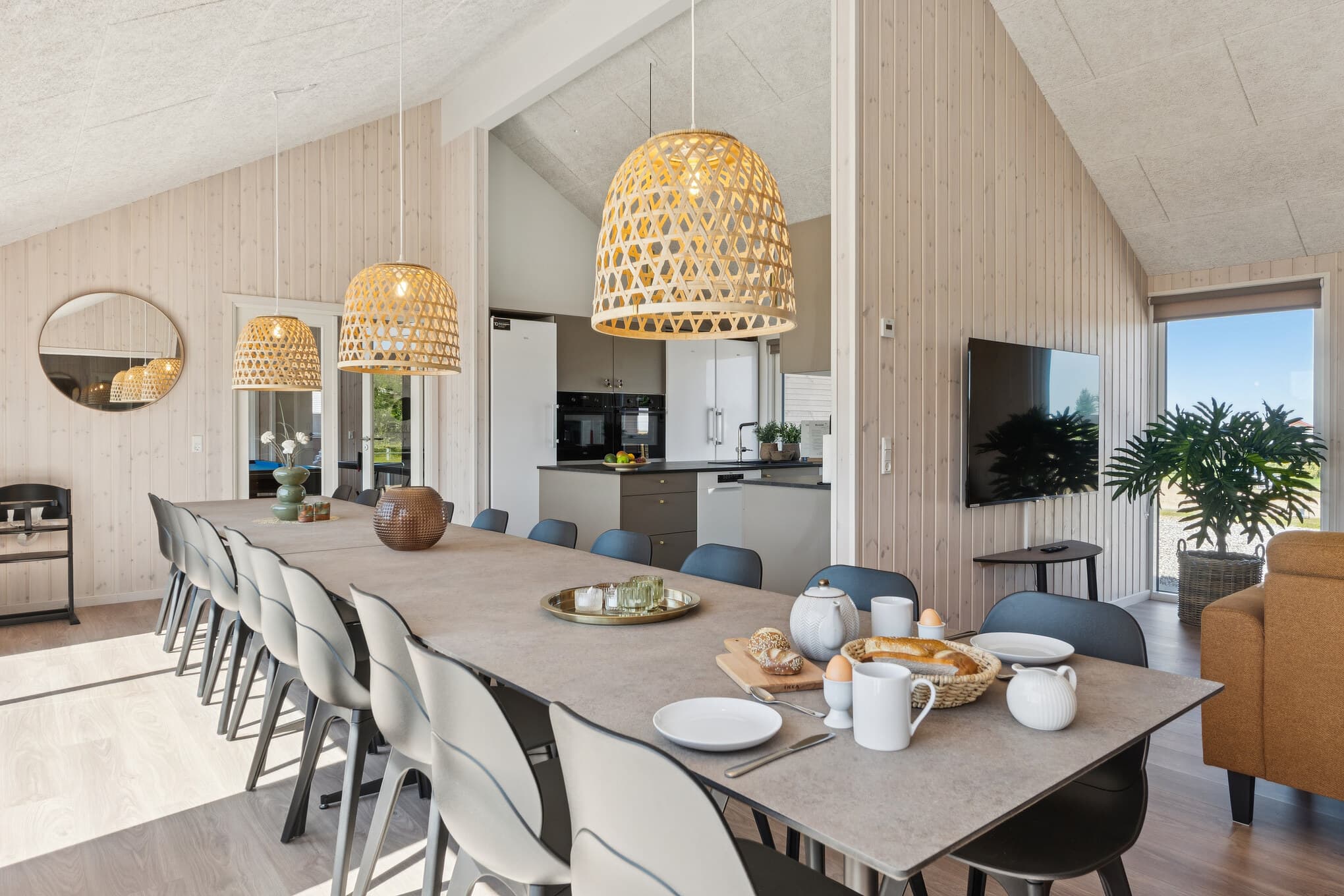 Luksus Skanlux poolsommerhus i Skåstrup, med udespa og aktivitetsrum til 20 personer - billede 1